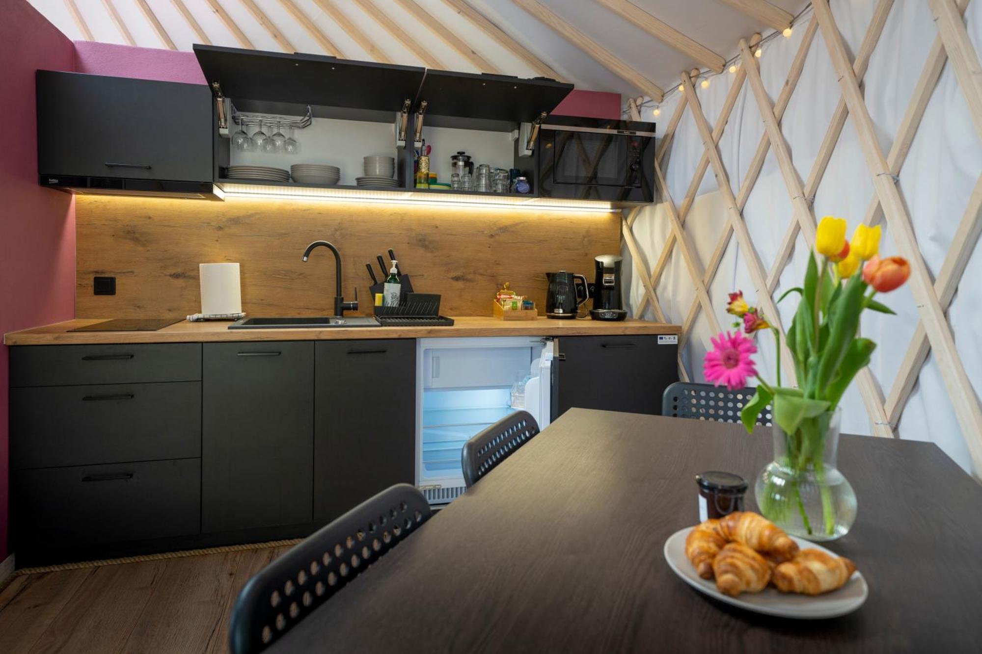 Bed and Breakfast Dom W Domu - Izera Glamping Gajowka  Номер фото